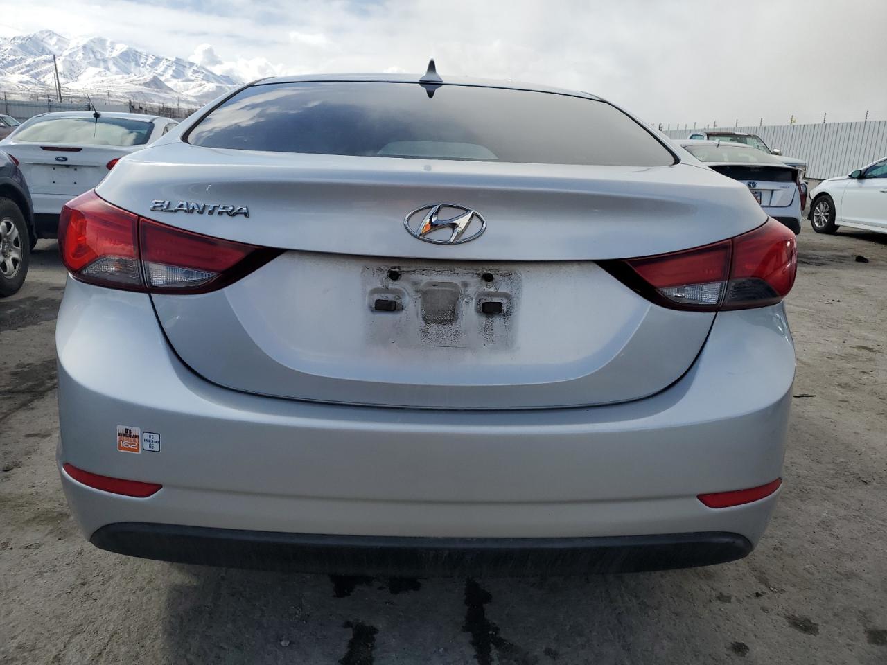 2014 Hyundai Elantra - Image 6