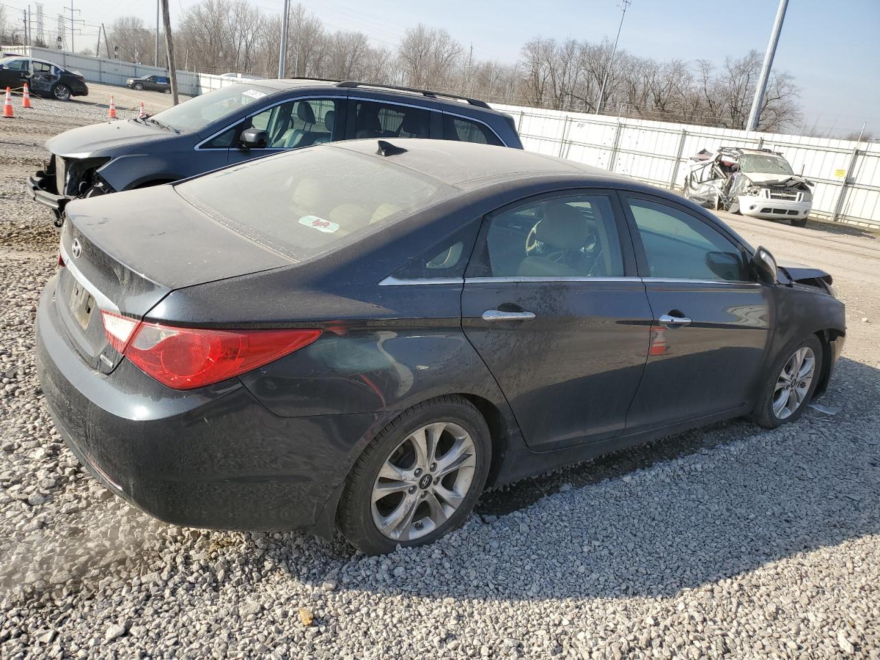 2012 Hyundai Sonata - Image 3