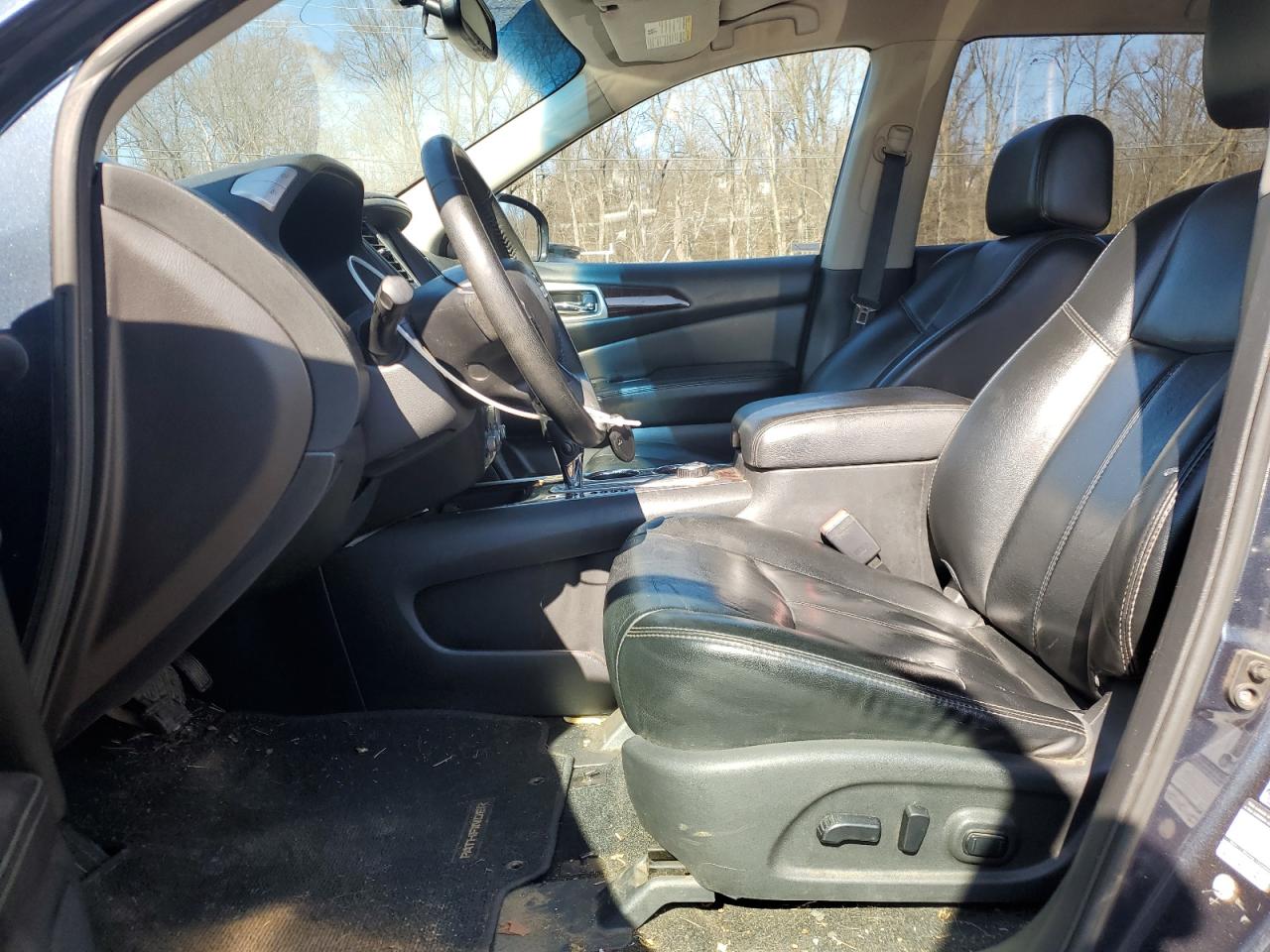 2015 Nissan Pathfinder - Image 7