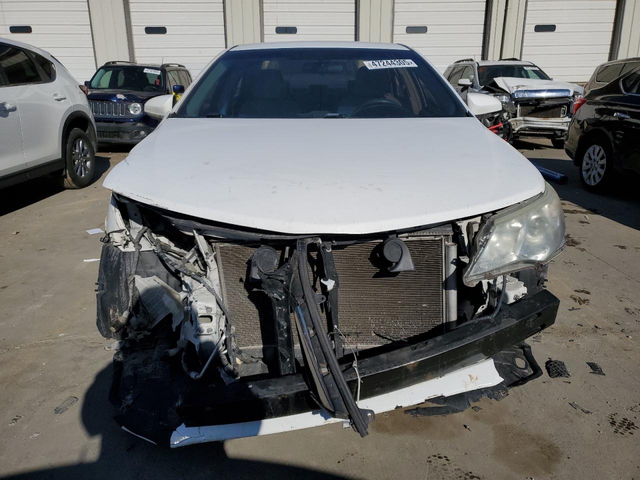 2014 Toyota Camry - Image 5
