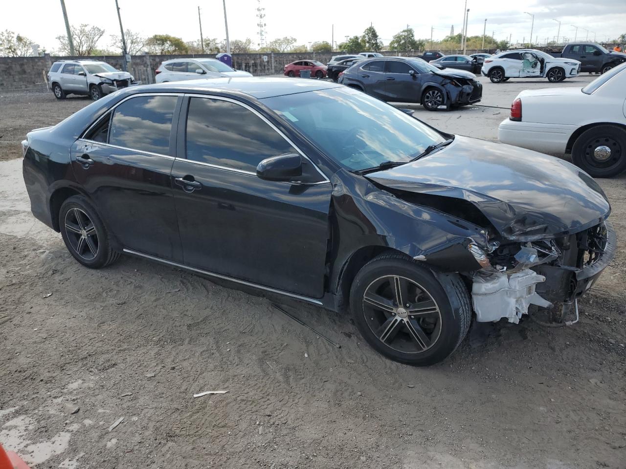 2014 Toyota Camry - Image 4