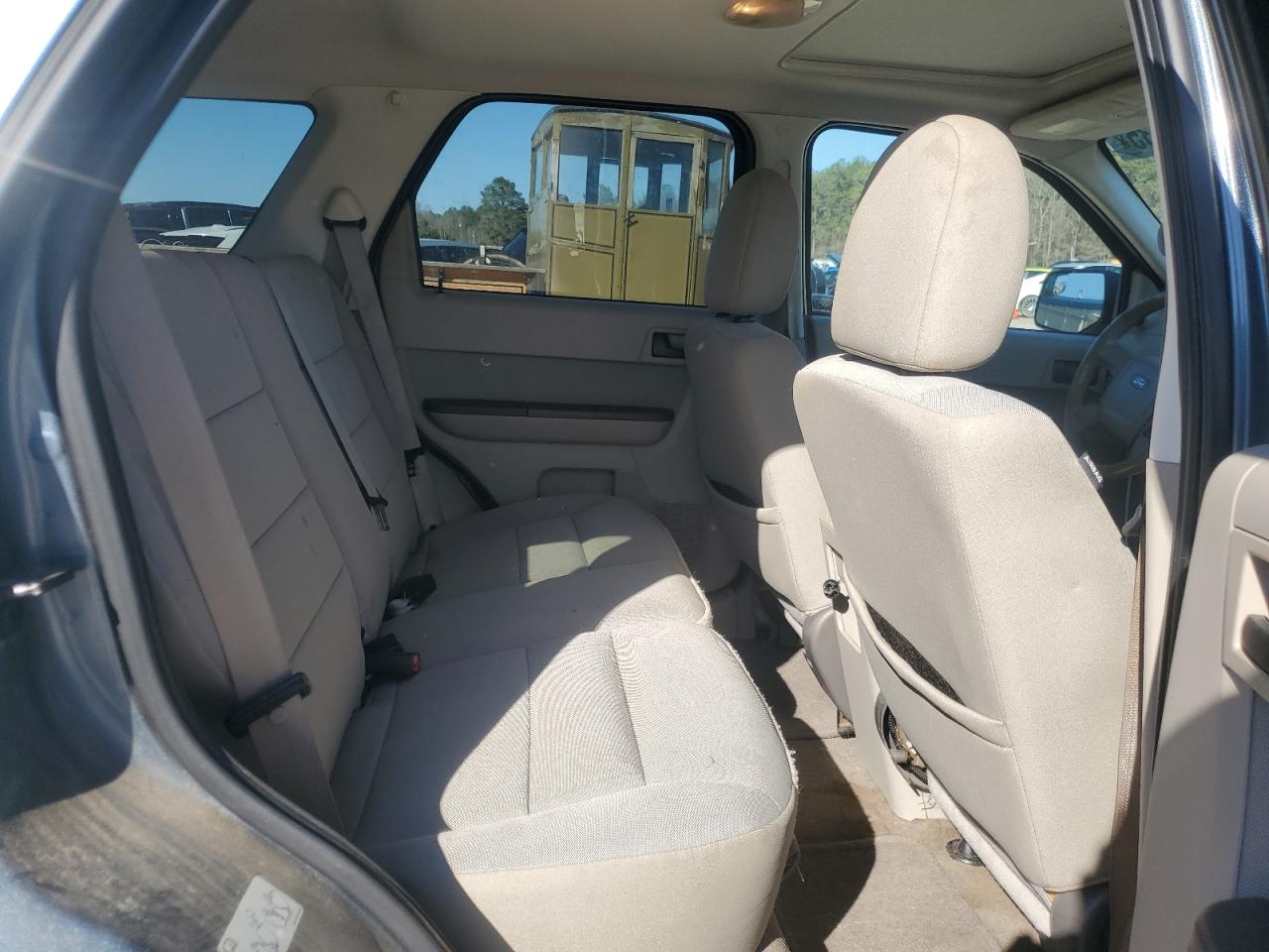 2011 Ford Escape - Image 11