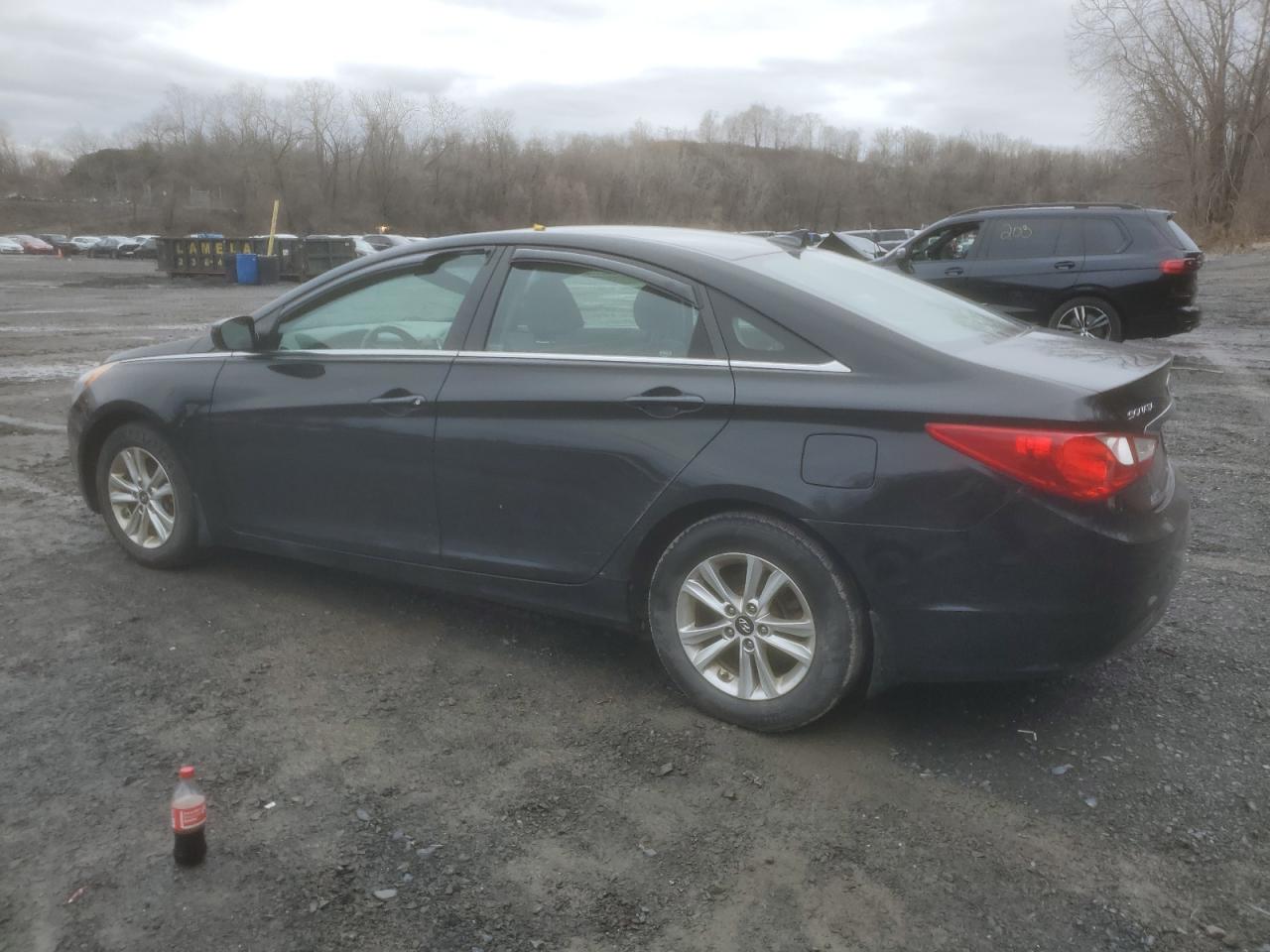 2012 Hyundai Sonata - Image 2