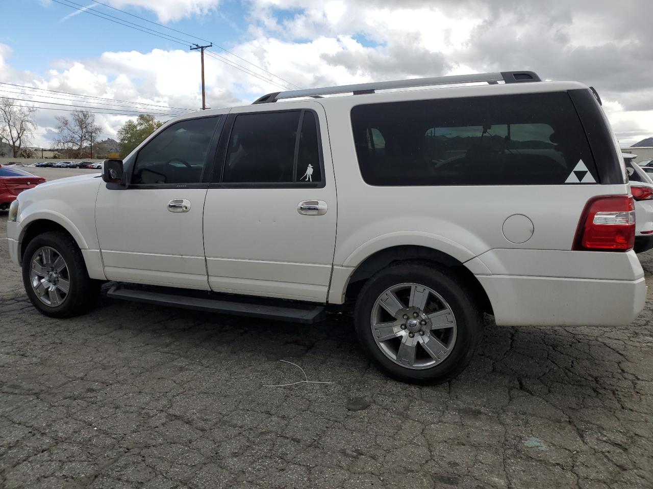 2010 Ford Expedition - Image 2