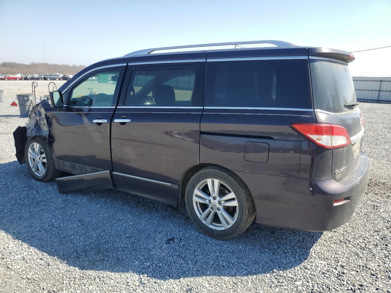 2011 Nissan Quest - Image 2