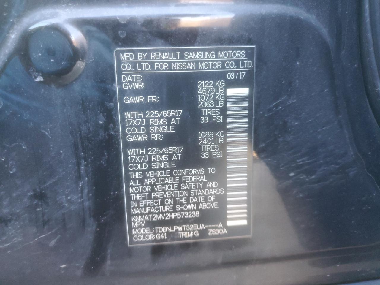 2017 Nissan Rogue - Image 16