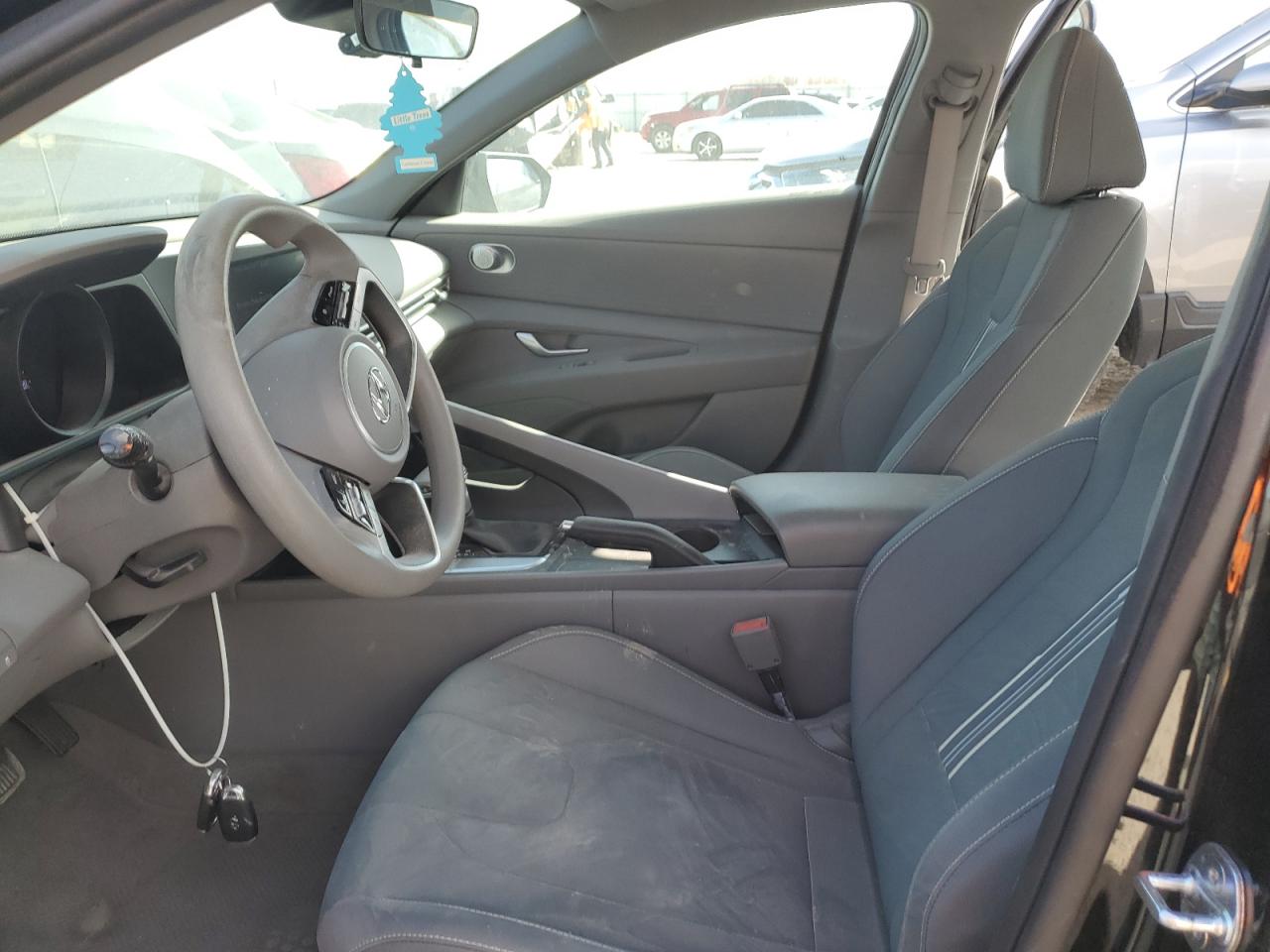 2022 Hyundai Elantra - Image 7