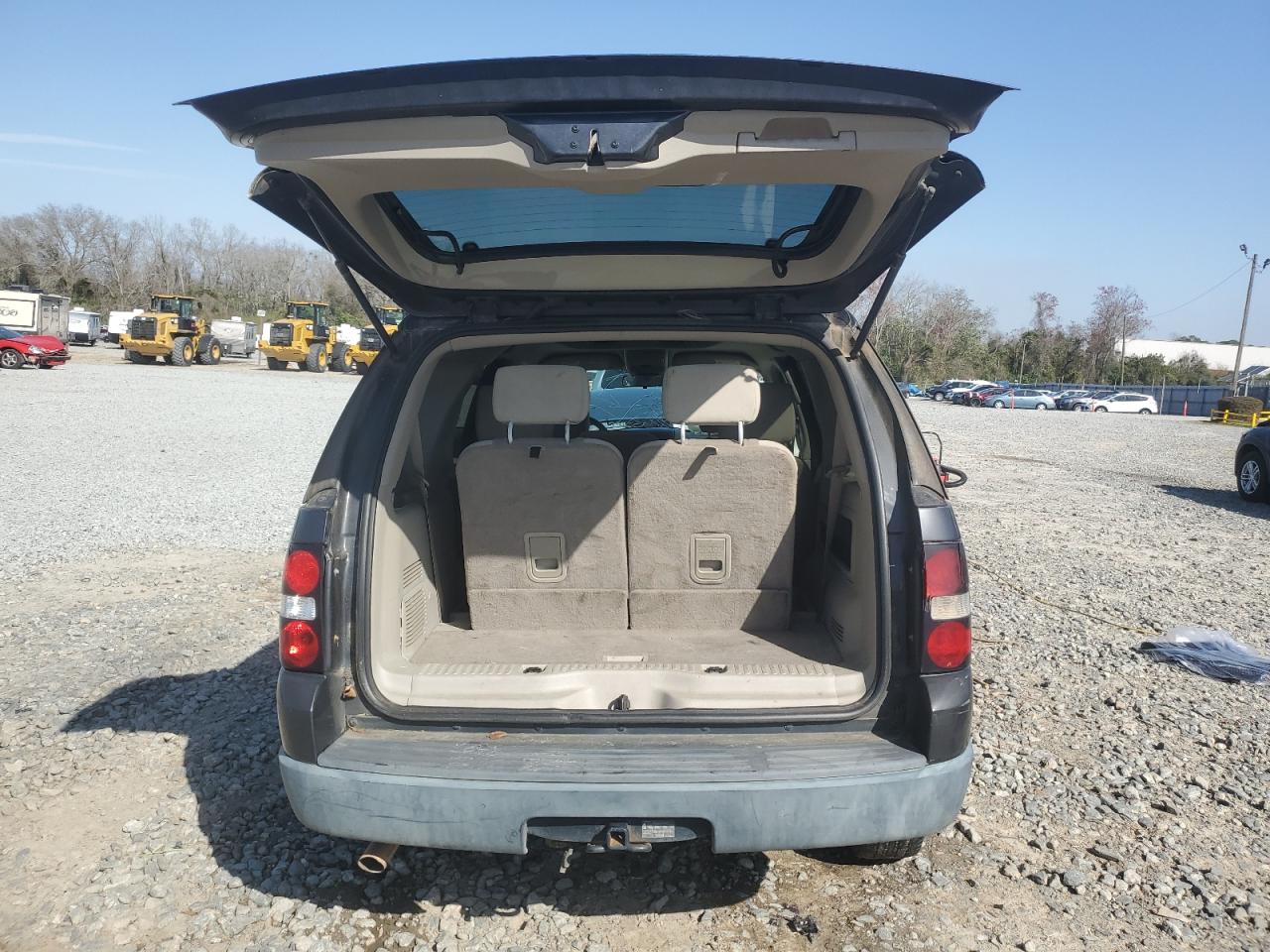 2007 Ford Explorer Xlt VIN: 1FMEU63E67UB57180 Lot: 48223025