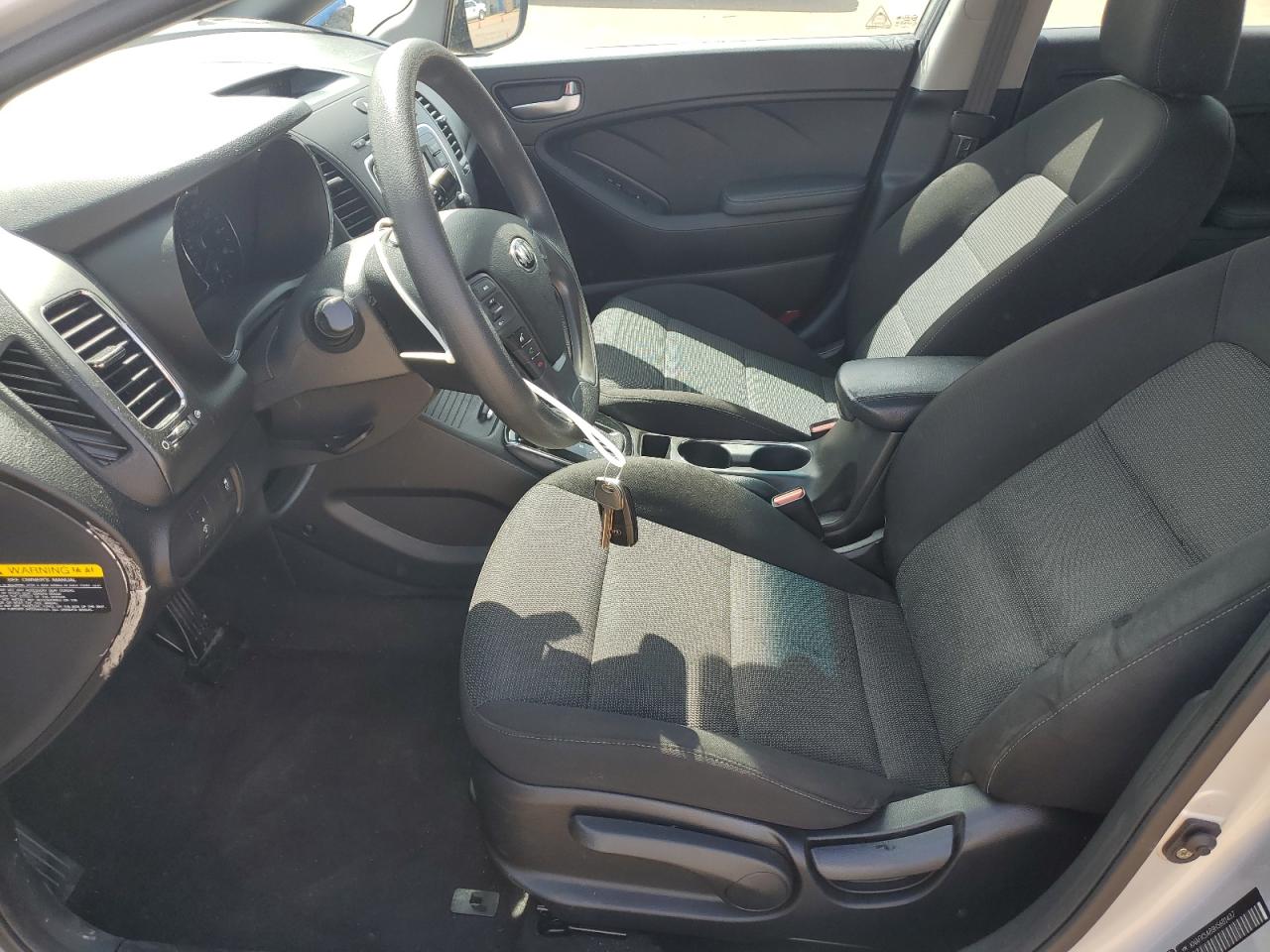 2017 Kia Forte - Image 7