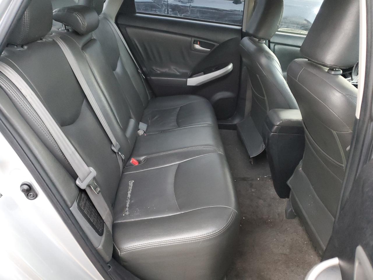 2012 Toyota Prius - Image 10
