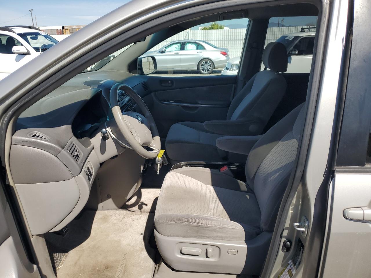2008 Toyota Sienna - Image 7