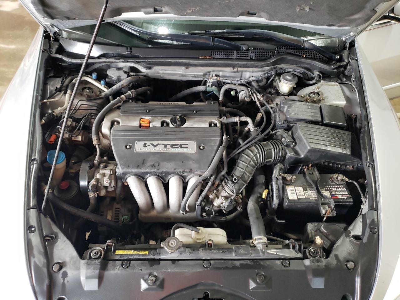 2004 Honda Accord - Image 11