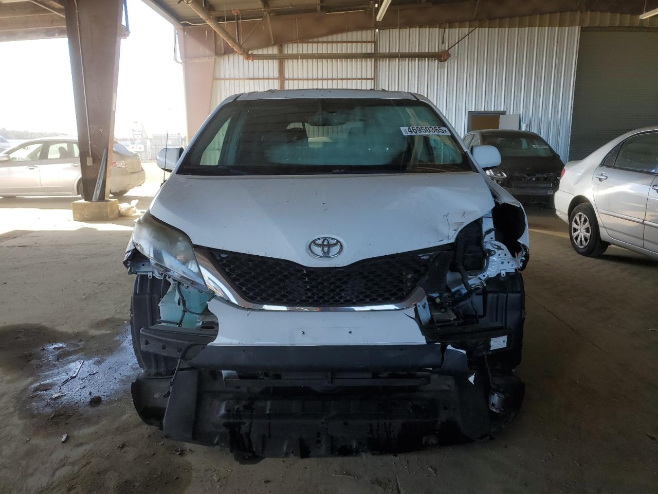 2012 Toyota Sienna - Image 5