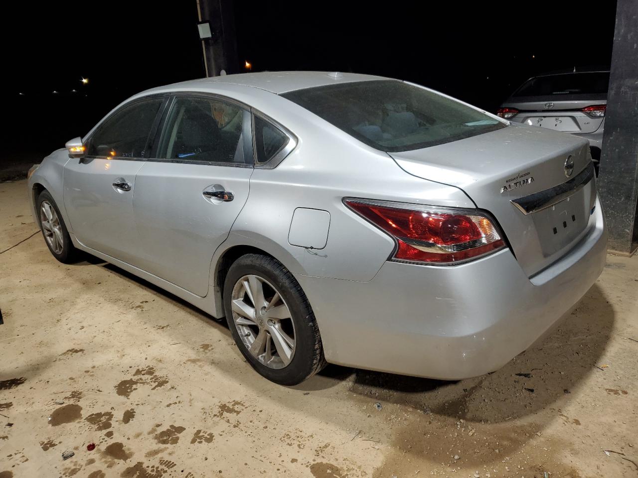 2014 Nissan Altima - Image 2
