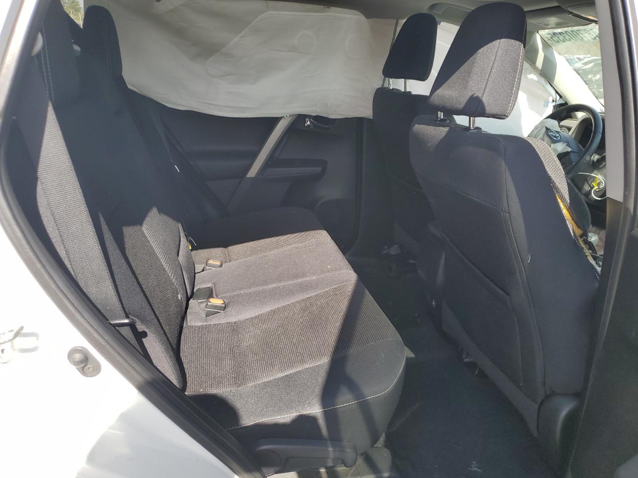 2016 Toyota RAV 4 - Image 11