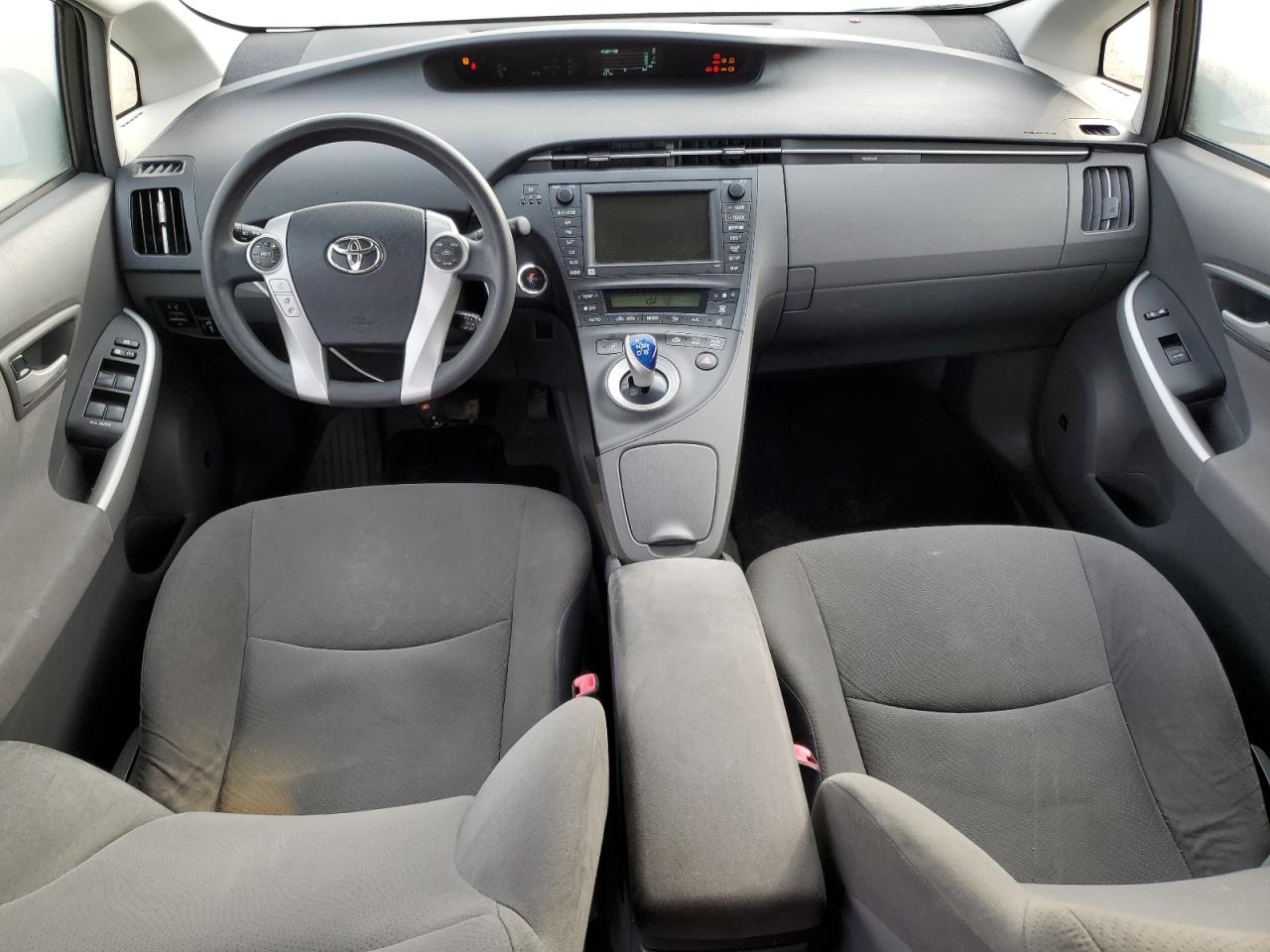 2011 Toyota Prius - Image 8