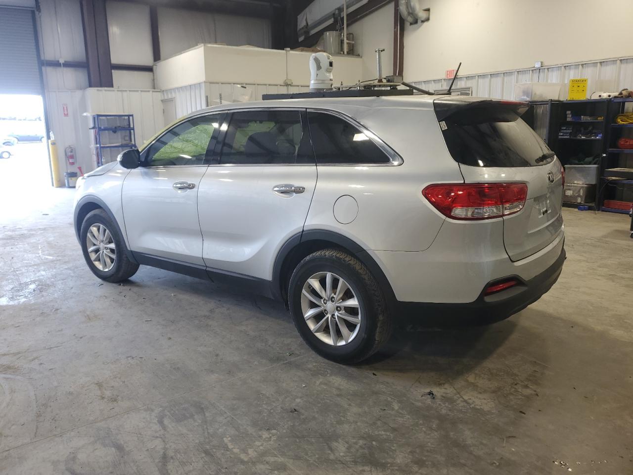 2017 Kia Sorento - Image 2
