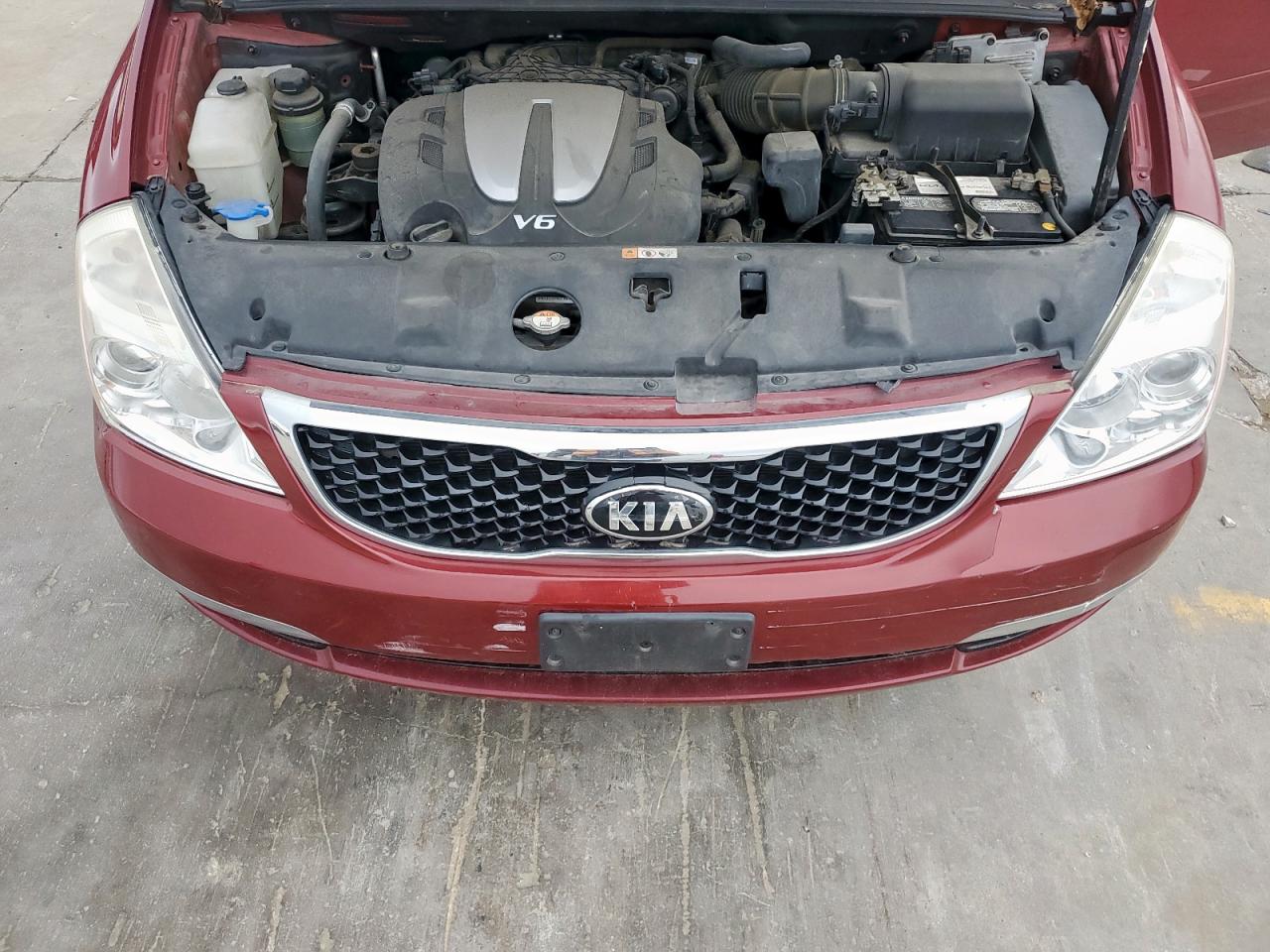 2014 Kia Sedona - Image 14