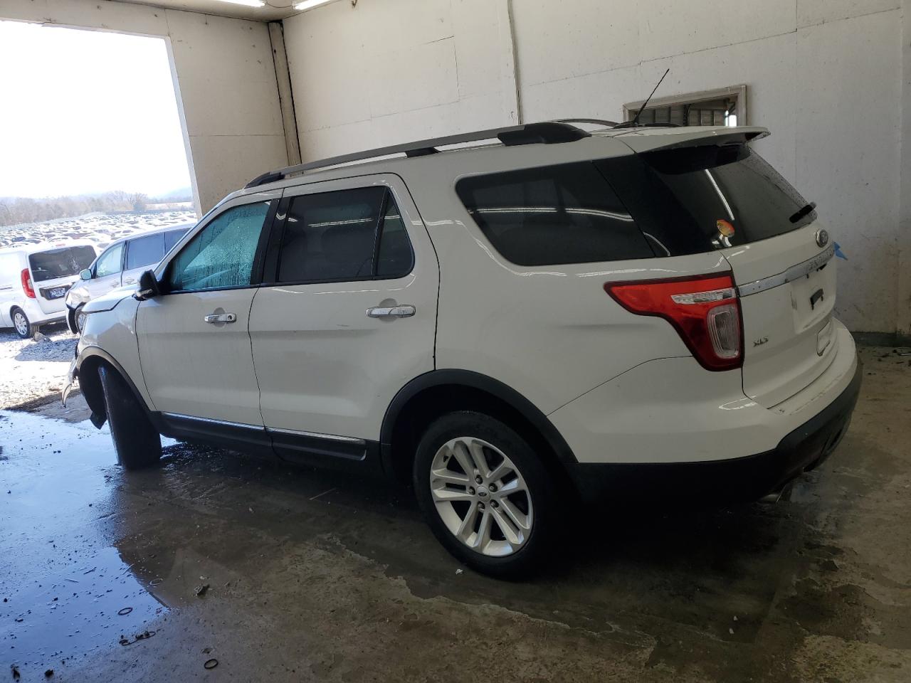 2013 Ford Explorer - Image 2