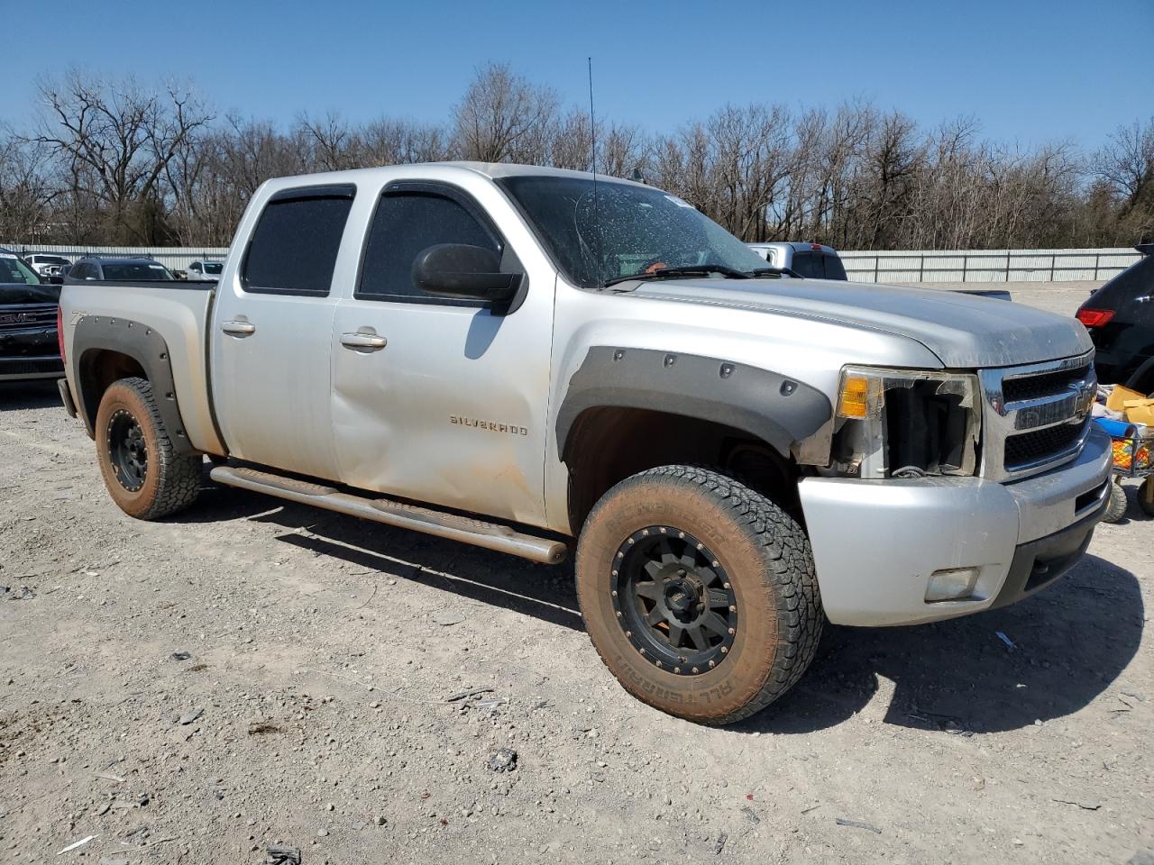 2011 Chevrolet Silverado - Image 4