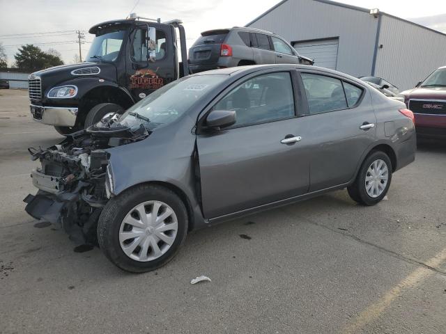 NISSAN VERSA 2018 Szary
