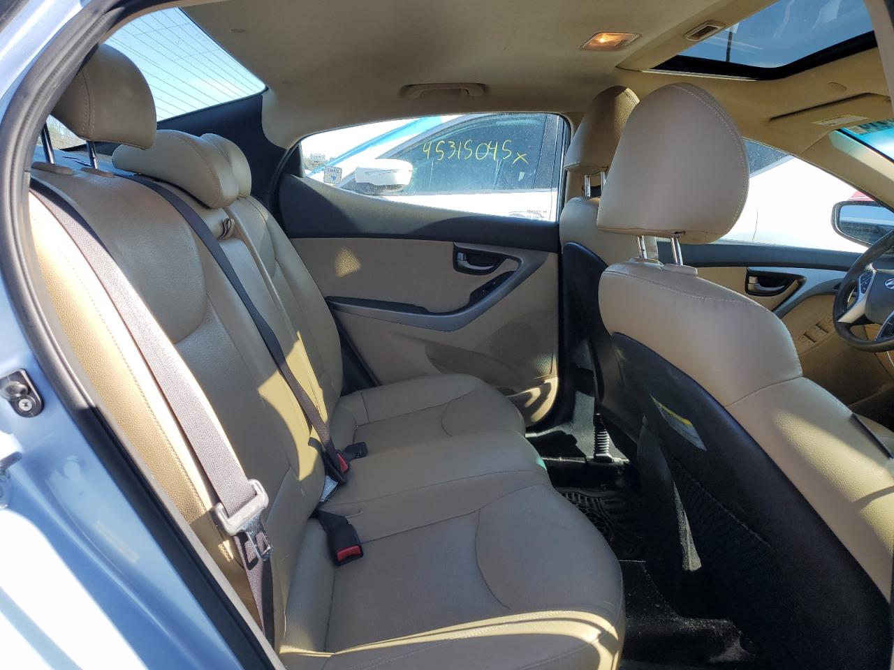 2012 Hyundai Elantra - Image 10