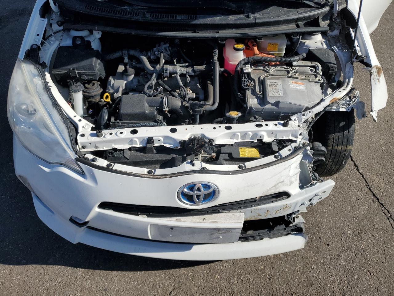2013 Toyota Prius - Image 11