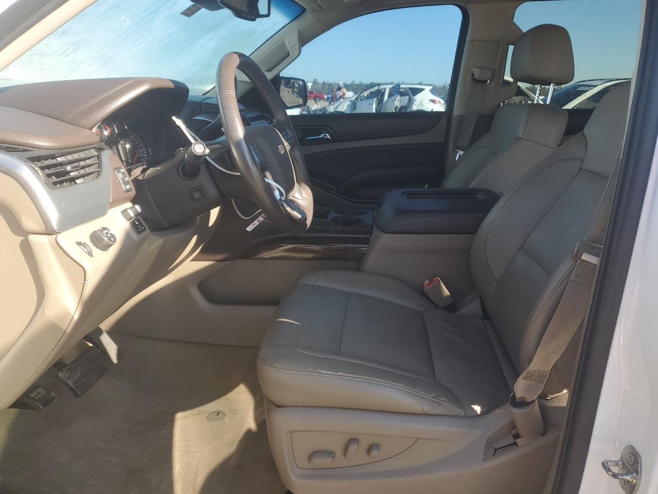 2015 Chevrolet Suburban - Image 7