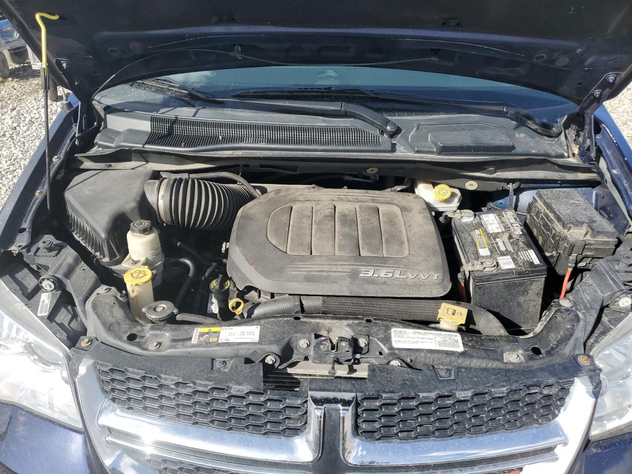 2015 Dodge Caravan - Image 12