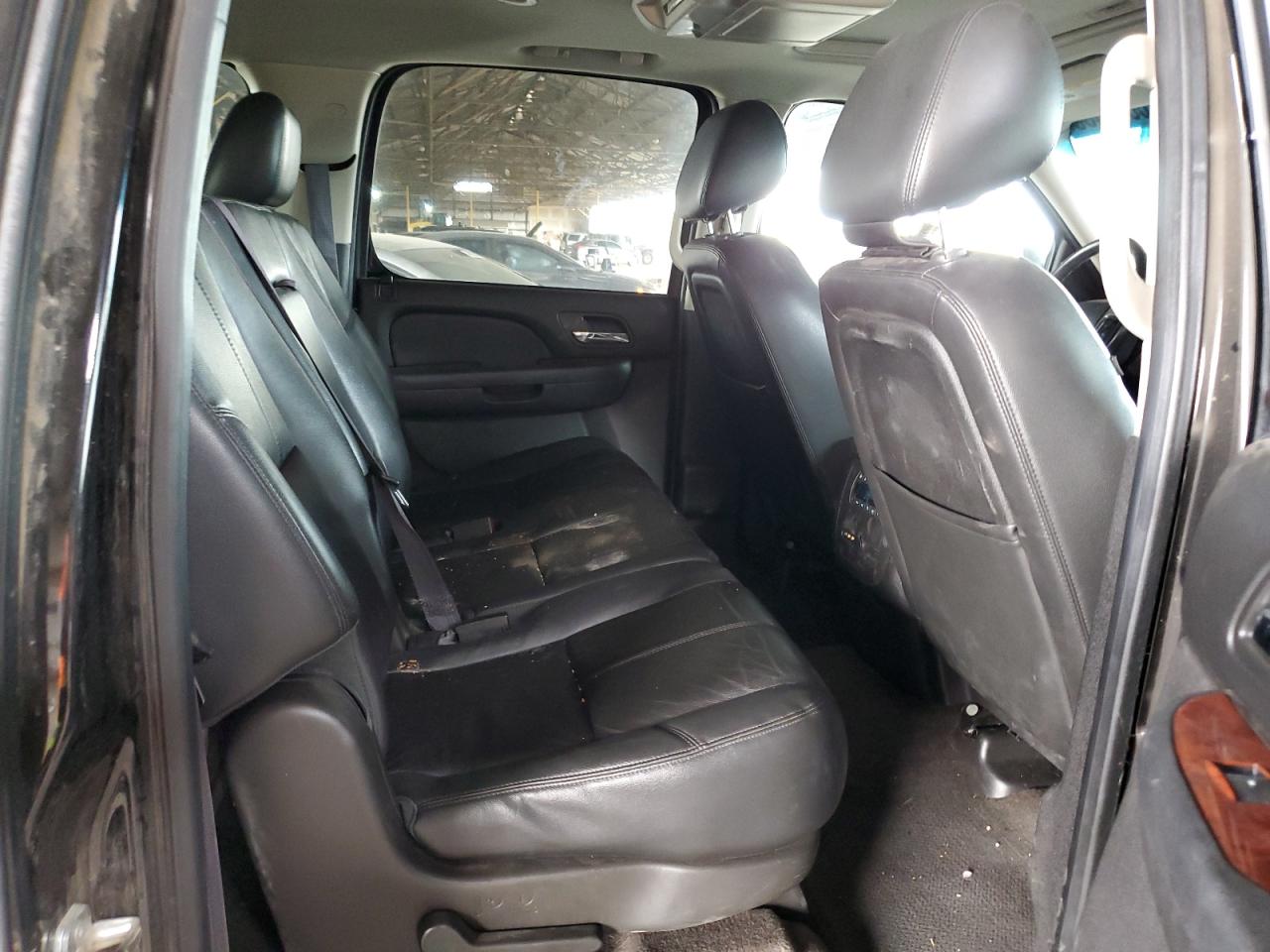 2013 Chevrolet Suburban - Image 11