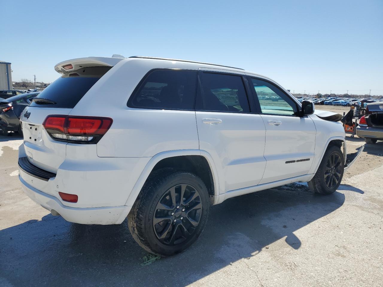 2018 Jeep Grand Cherokee - Image 3