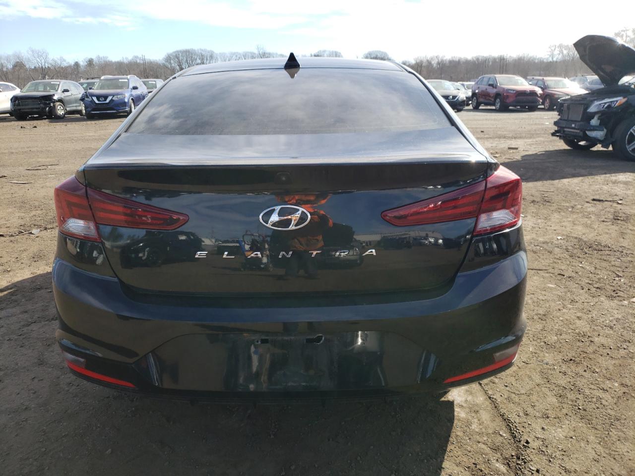 2020 Hyundai Elantra - Image 6