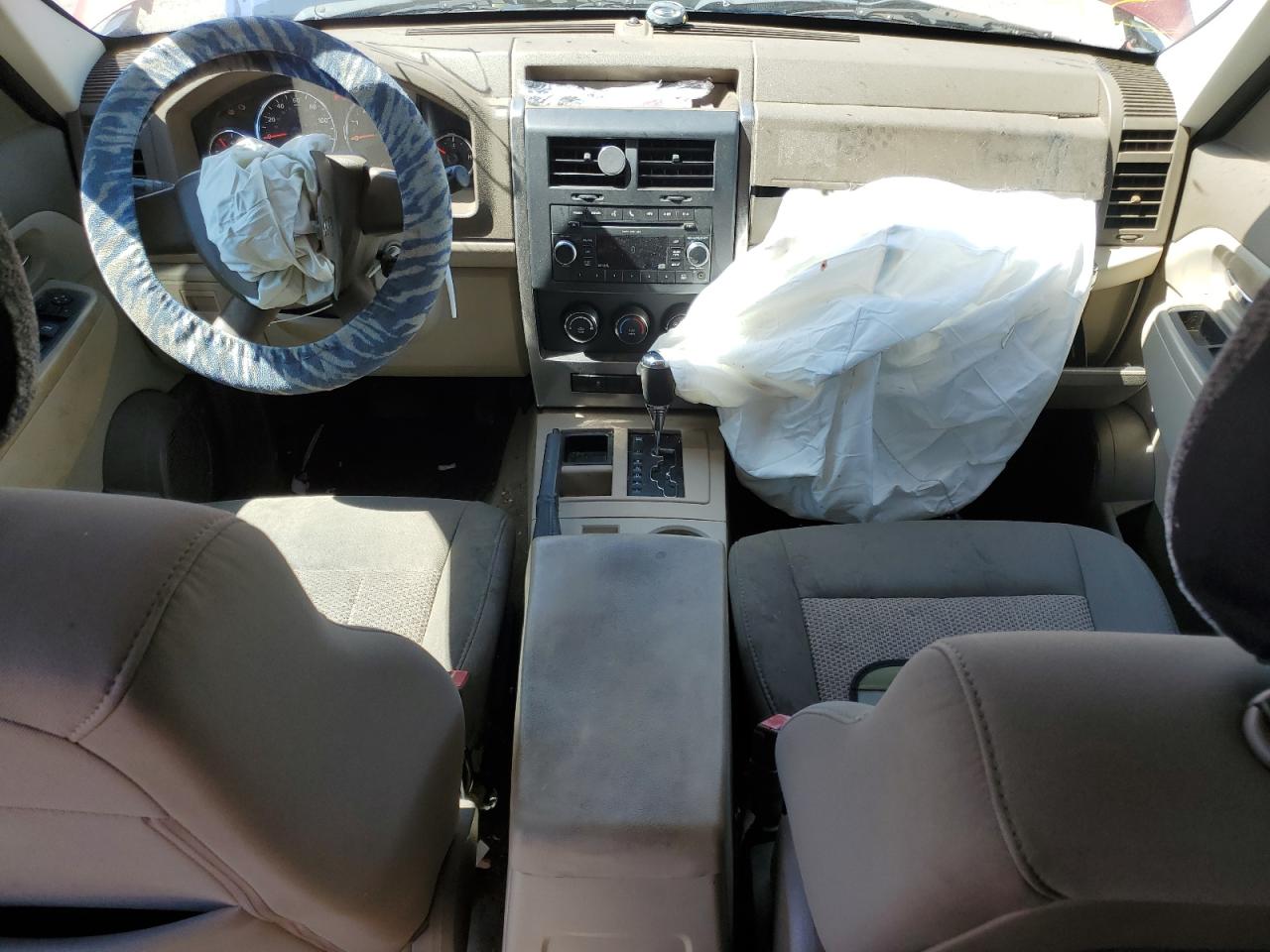 2010 Jeep Liberty (North America) - Image 8