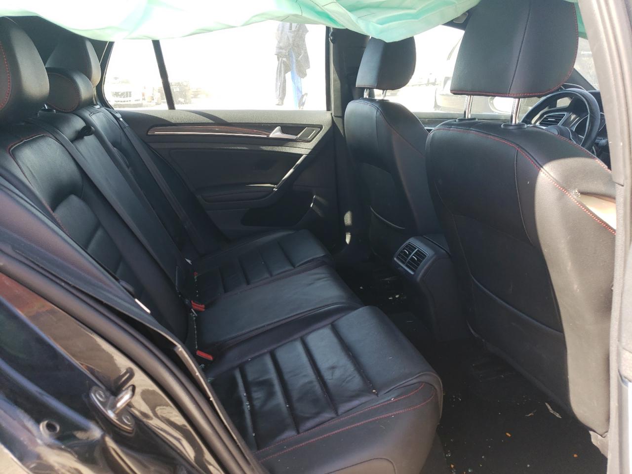 2016 Volkswagen GTI - Image 12