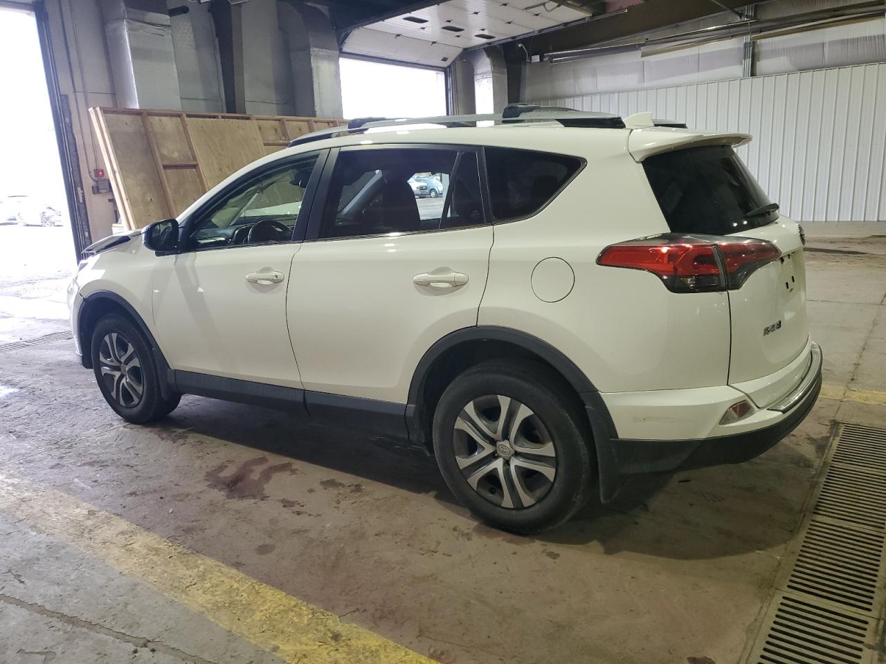 2018 Toyota RAV 4 - Image 2