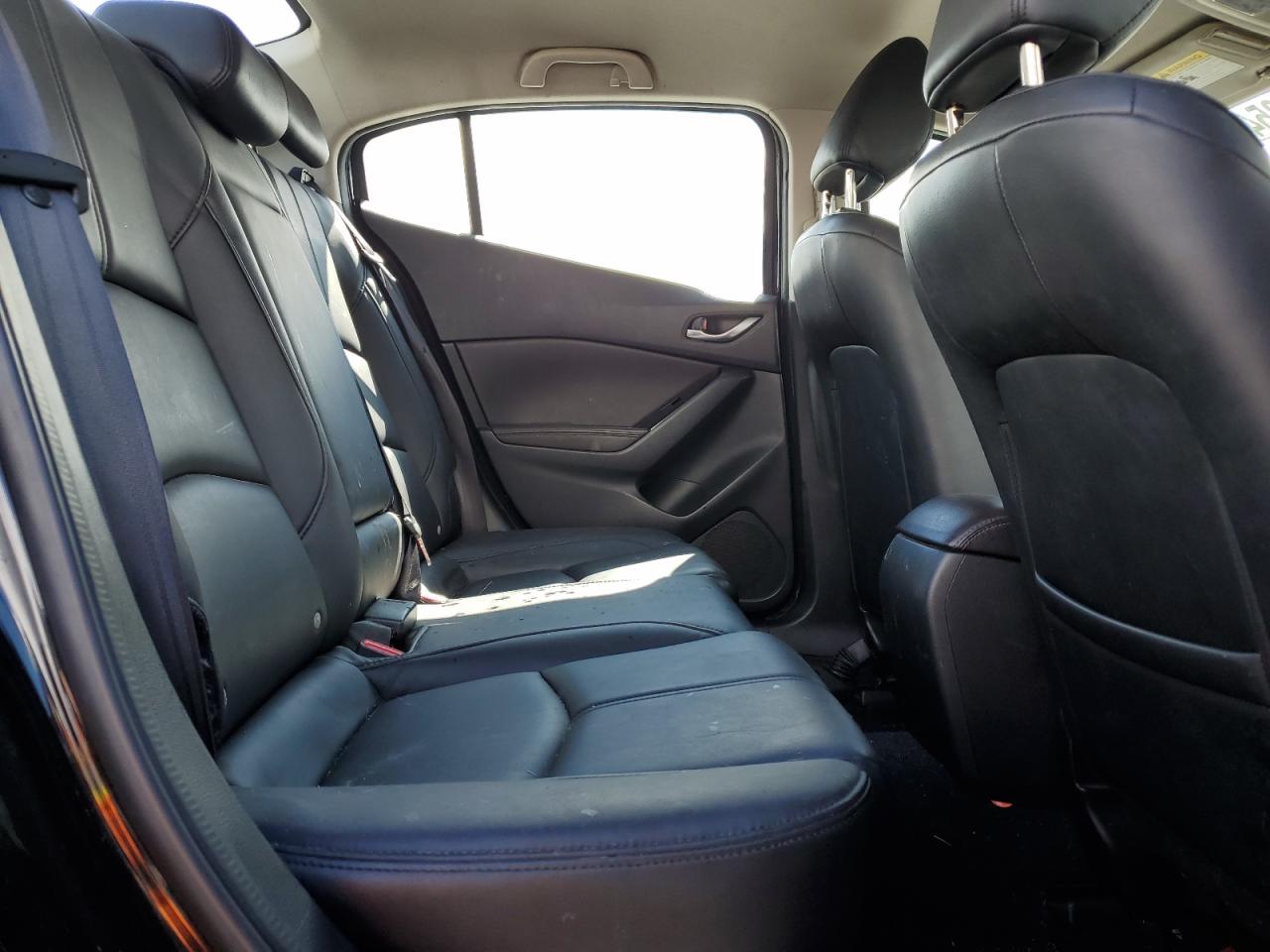 2017 Mazda 3 - Image 10