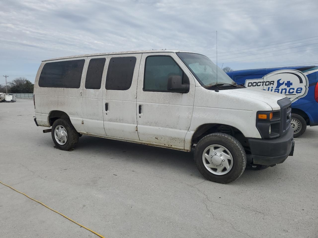 2008 Ford Econoline - Image 4