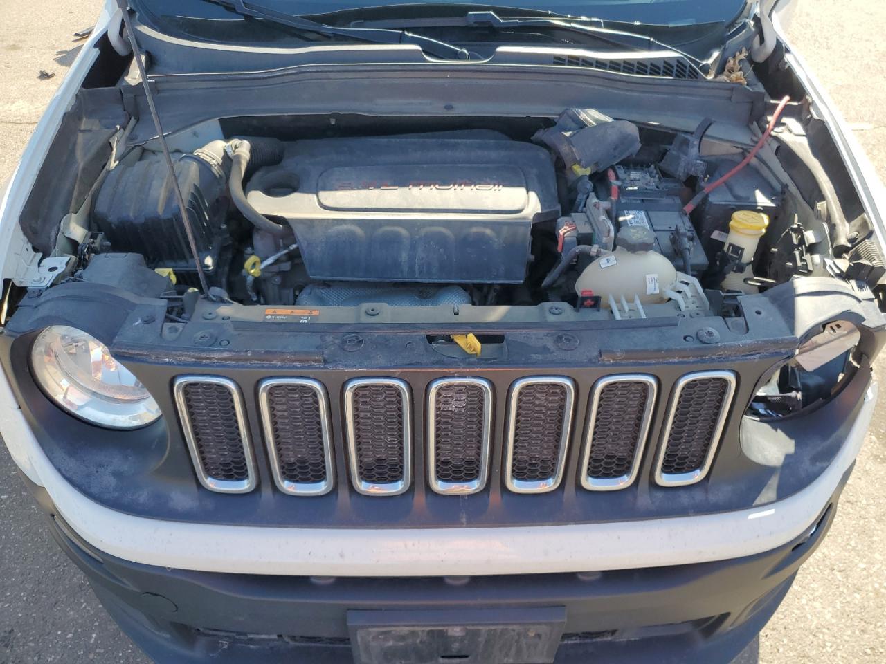 2017 Jeep Renegade - Image 13