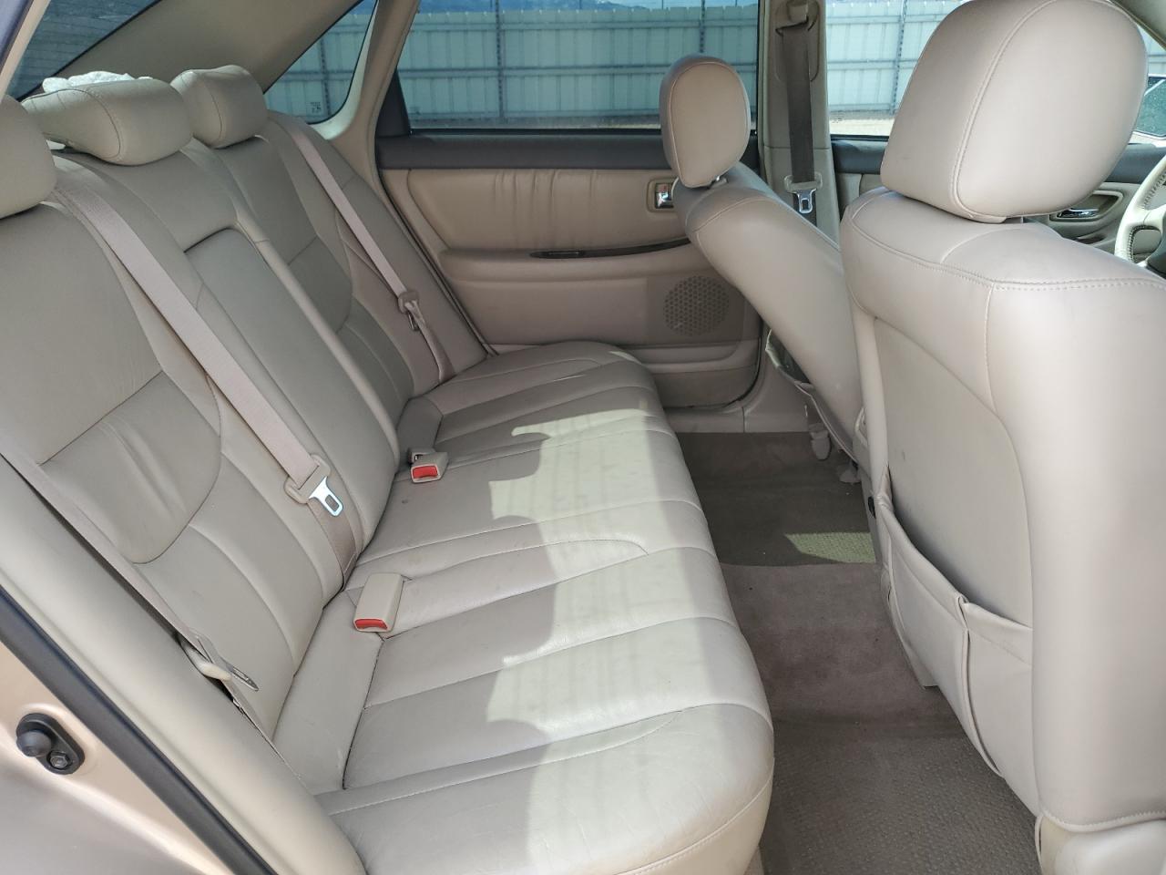 2000 Toyota Avalon - Image 10
