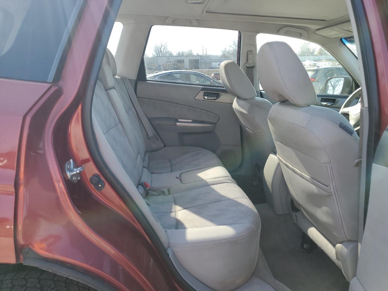 2010 Subaru Forester - Image 11
