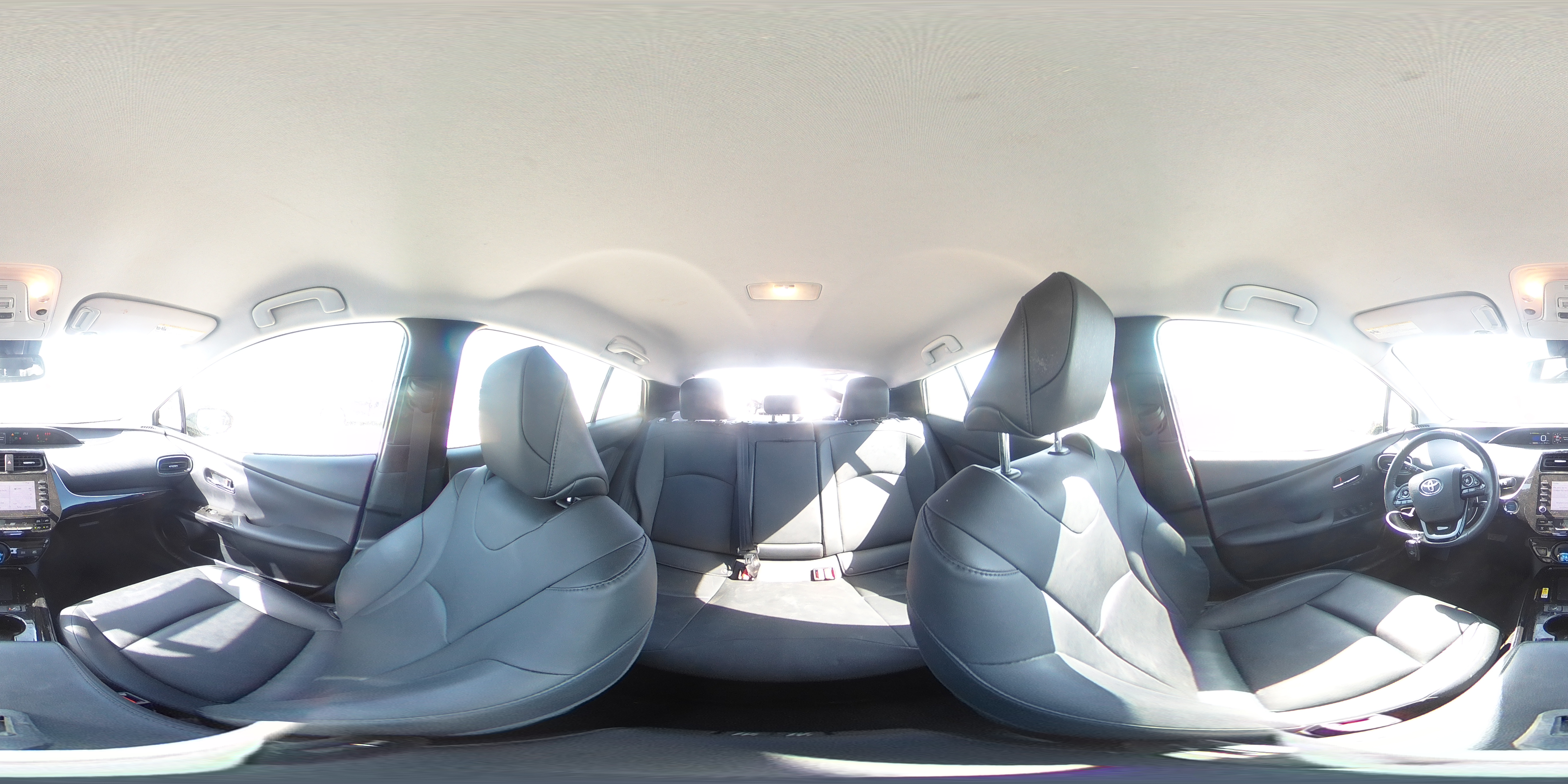 2020 Toyota Prius - Image 12
