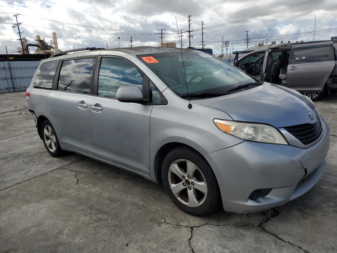 2011 Toyota Sienna - Image 4