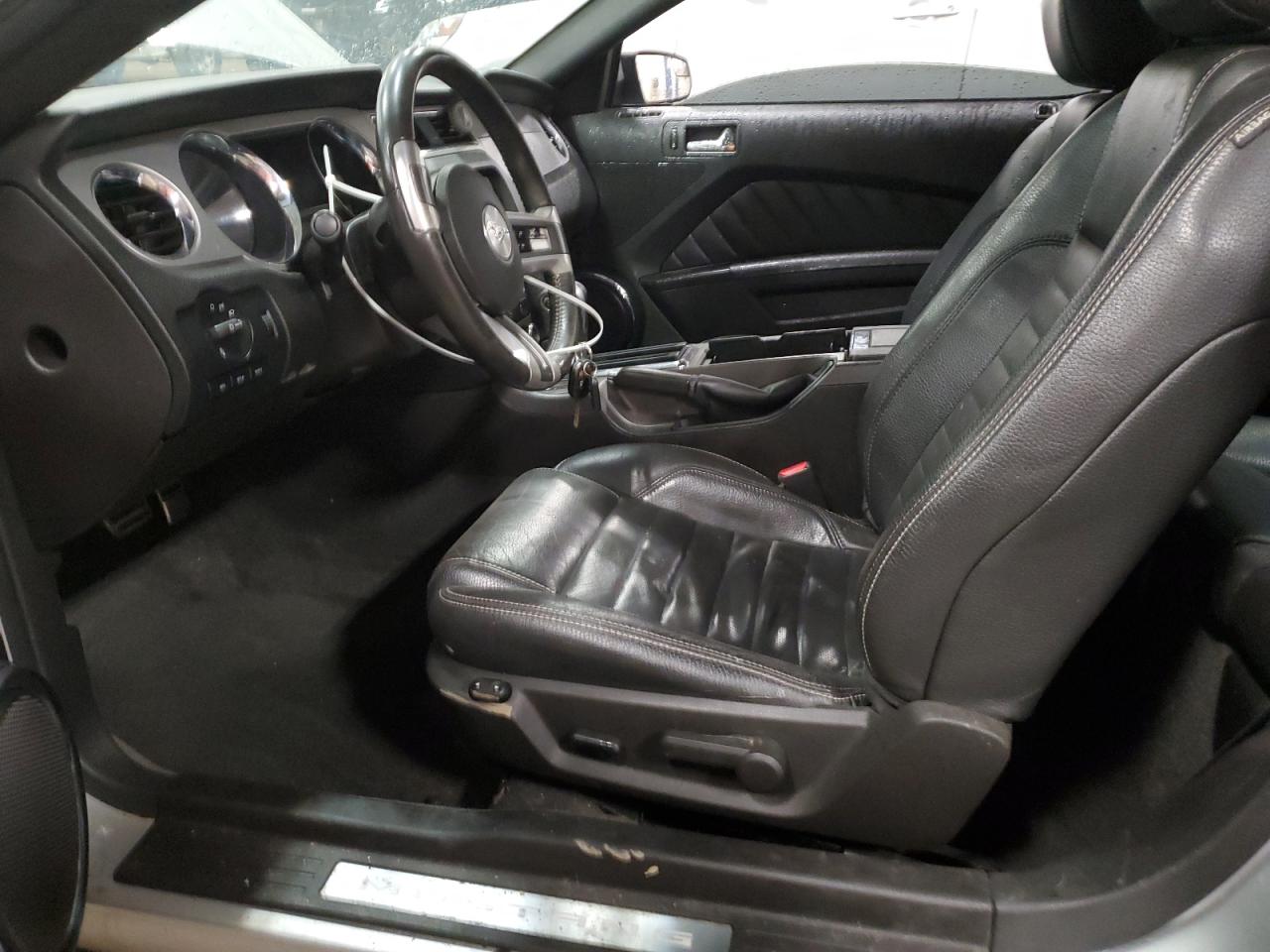 2011 Ford Mustang - Image 7