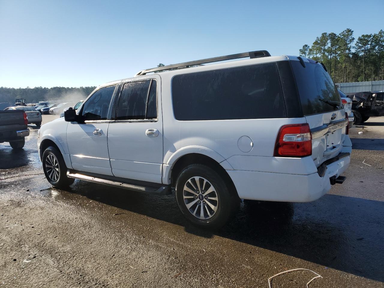 2017 Ford Expedition - Image 2