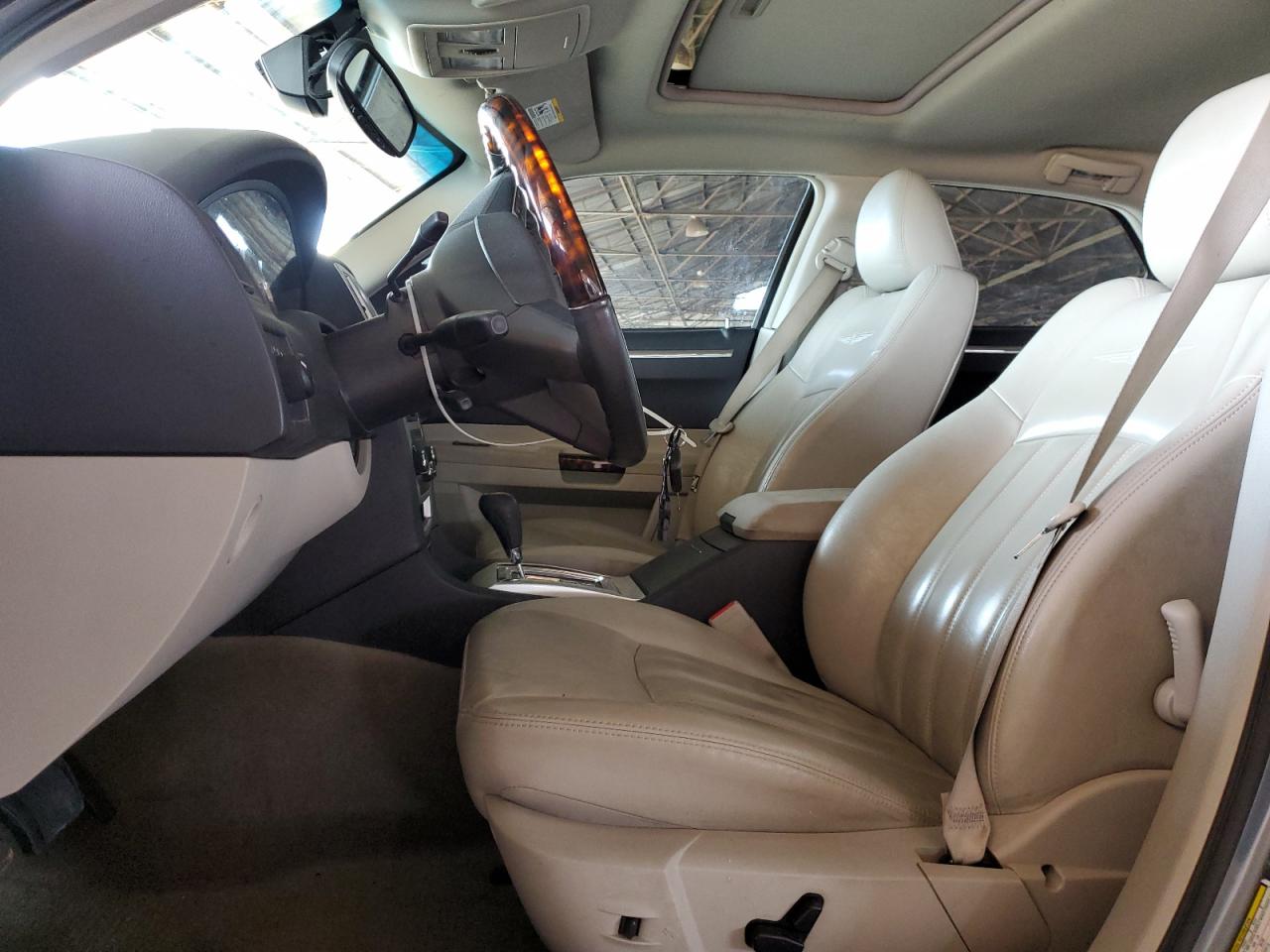 2007 Chrysler 300 - Image 7