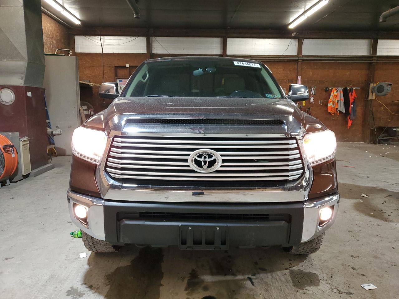 2015 Toyota Tundra - Image 5