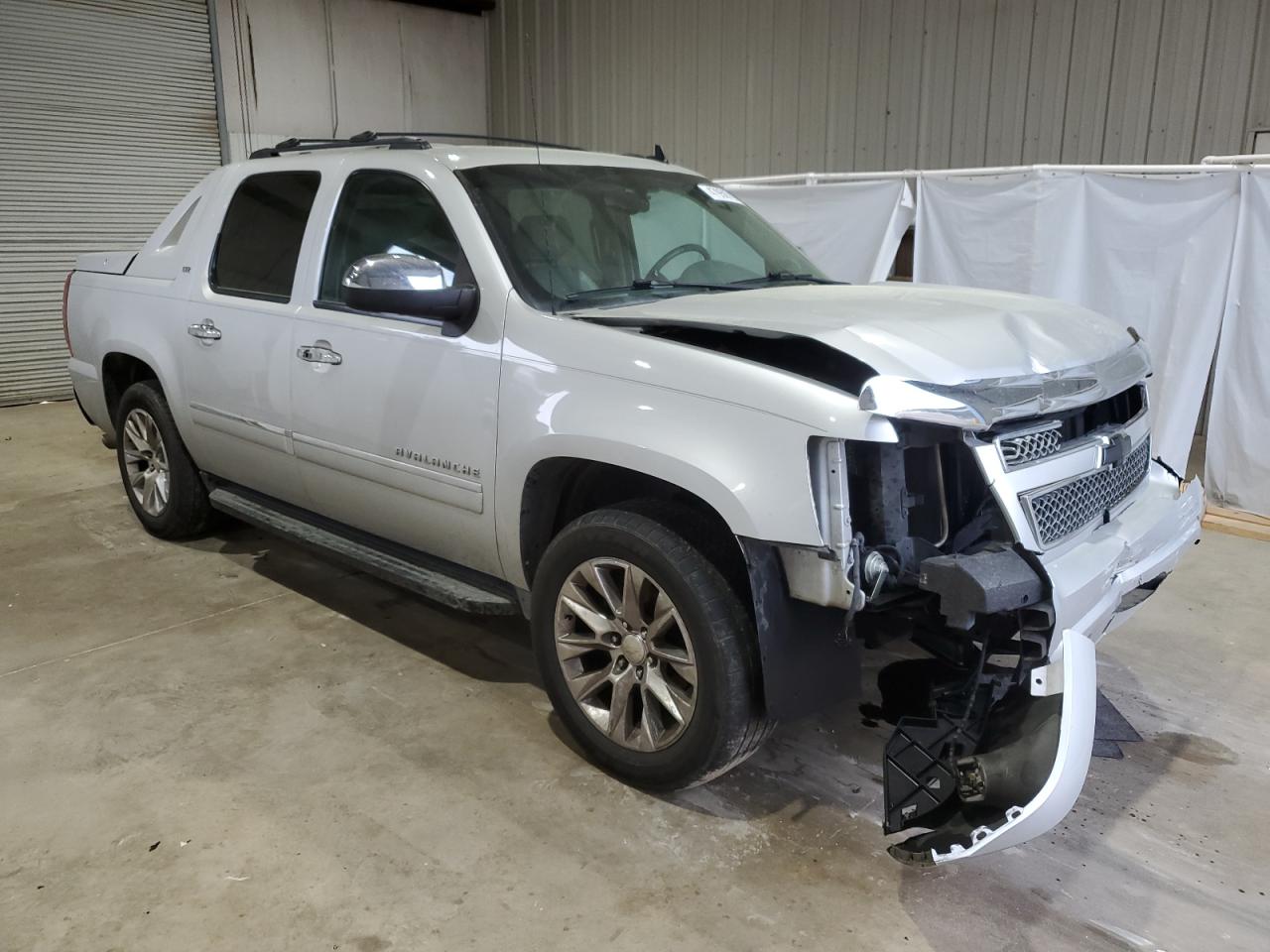 2012 Chevrolet Avalanche - Image 4