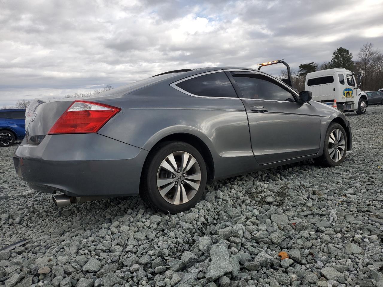 2009 Honda Accord - Image 3