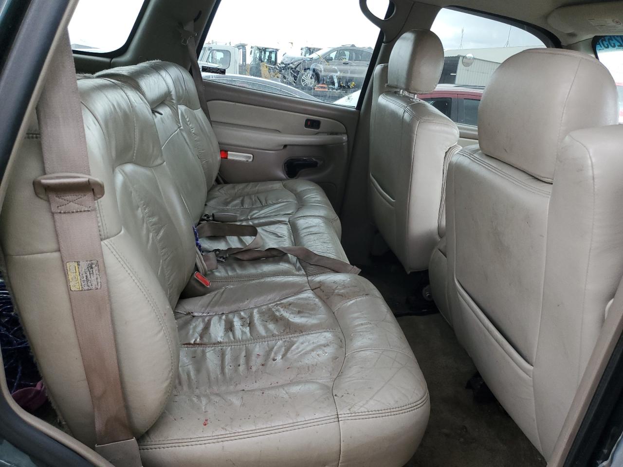 2001 Chevrolet Tahoe - Image 11
