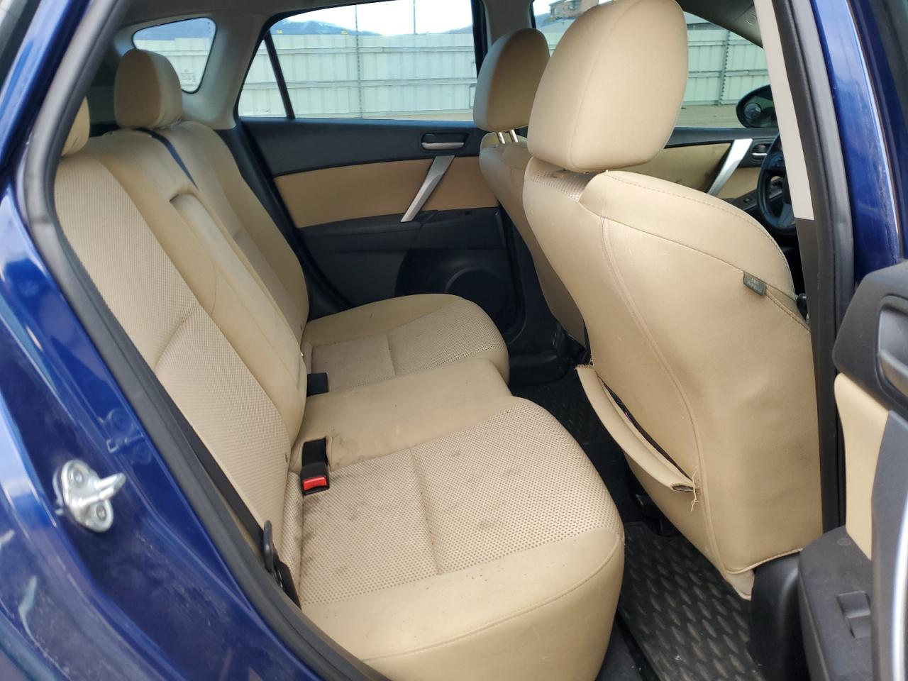 2012 Mazda 3 - Image 10
